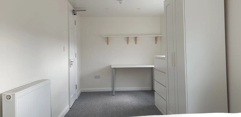 Cranwell Street - 6 Bed (one room remaining) - Thumbnail 10